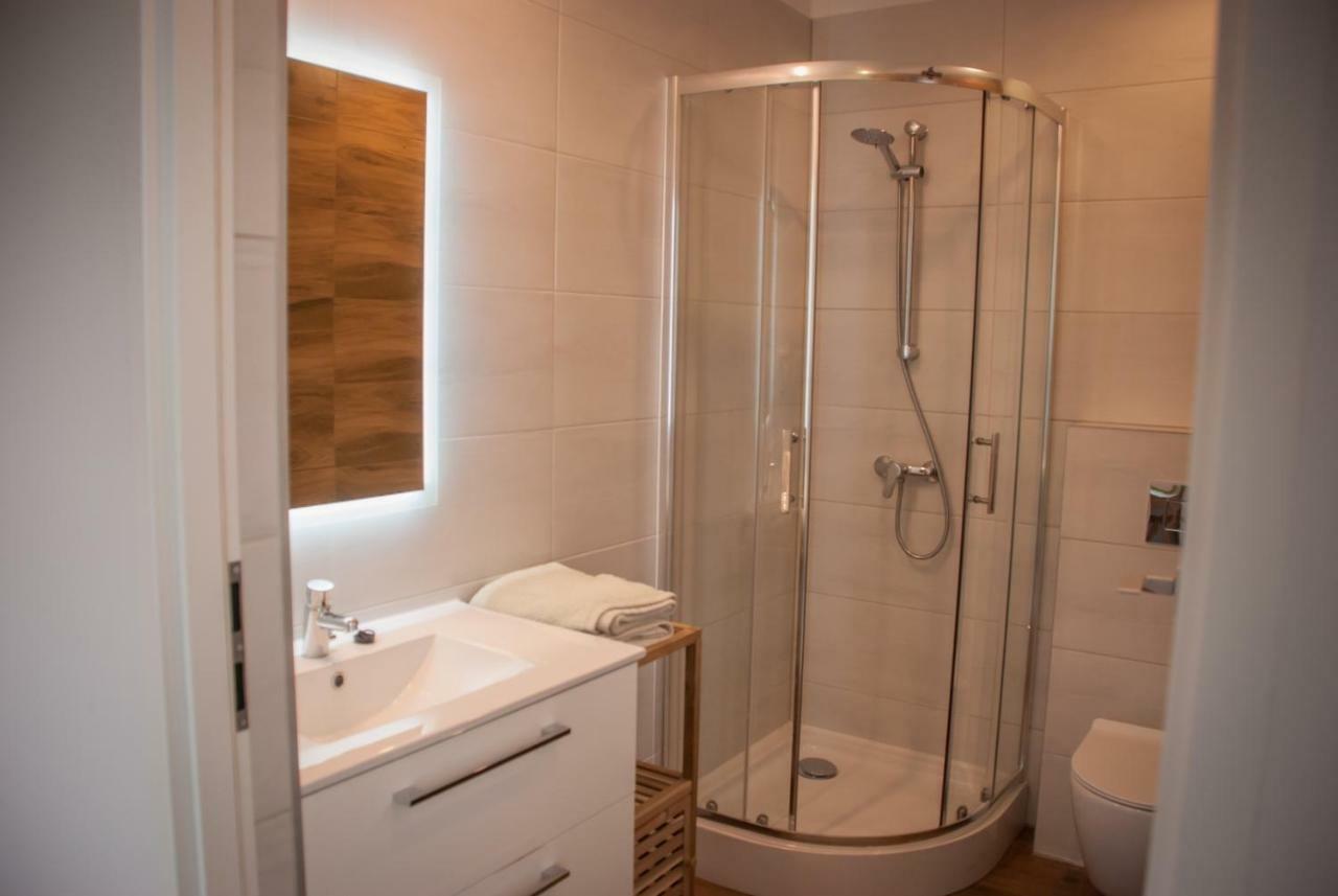 Noclegi "Boczna 5A" Apartamenty Goscinne Щавно-Здруй Экстерьер фото